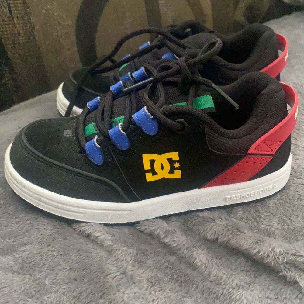 Size 12 boy’s toddler DC sneakers